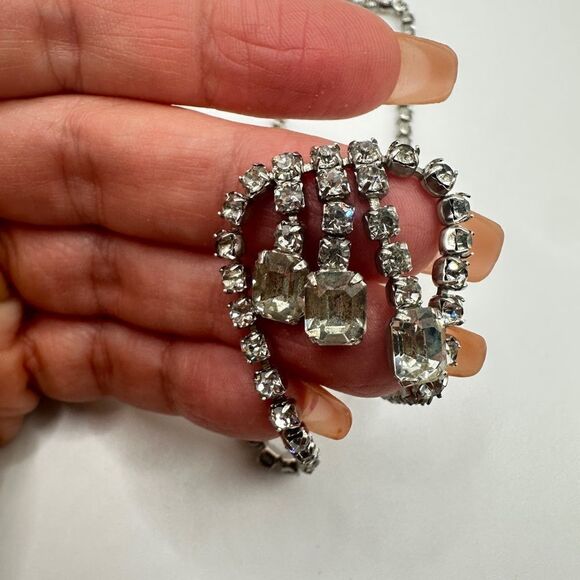 SALE Vintage 15” rhinestone necklace! - Picture 9 of 13